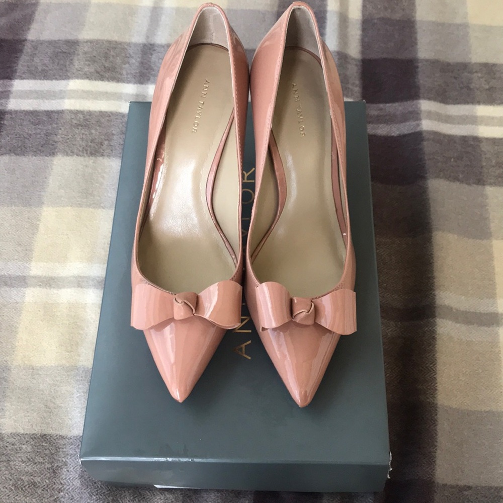 Ann Taylor Blush Pink Pumps